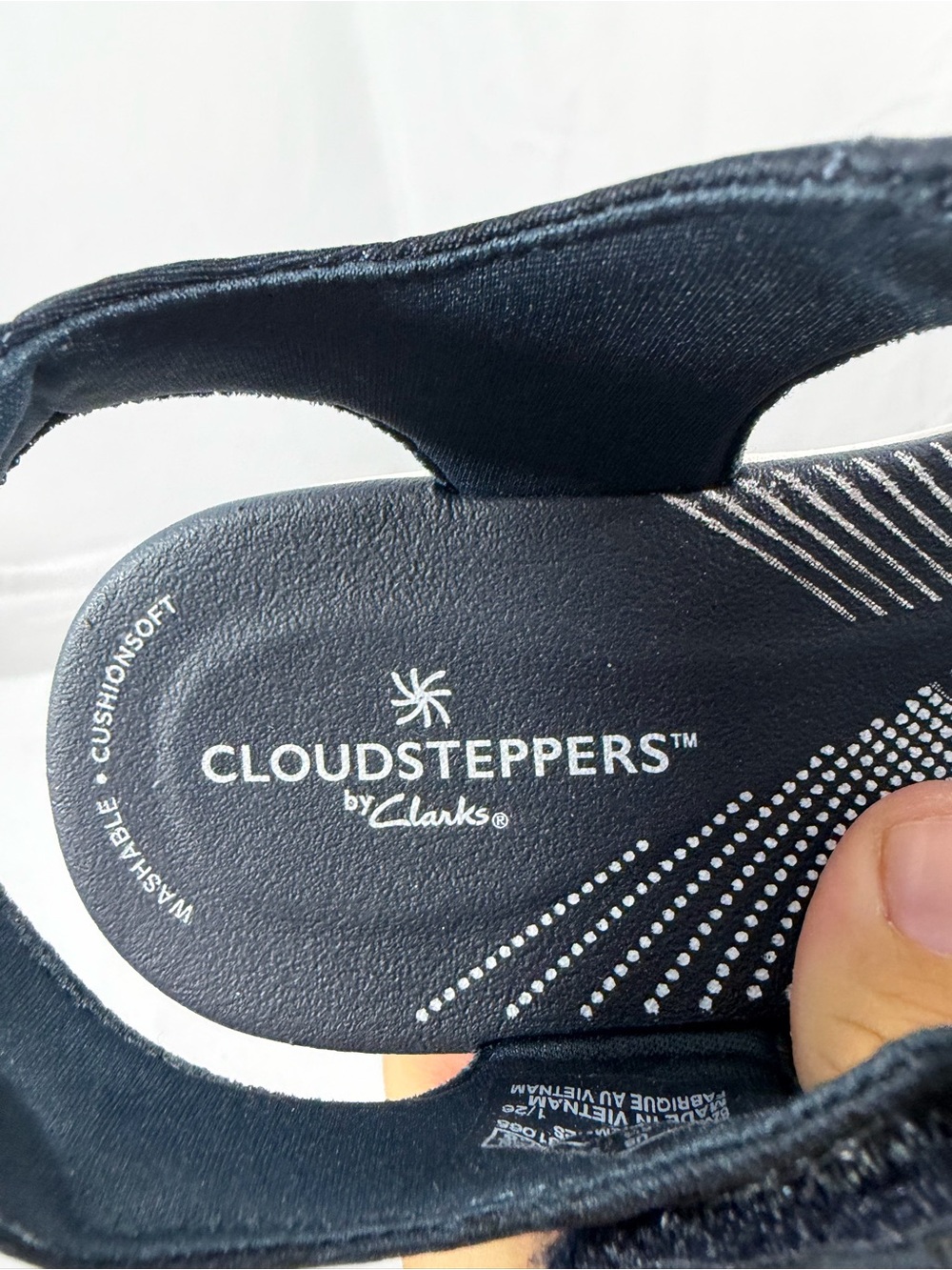 NWT Clark’s Cloudsteppers Women’s Size 5.5 Navy Blue Velcro Sandals - Picture 2 of 9